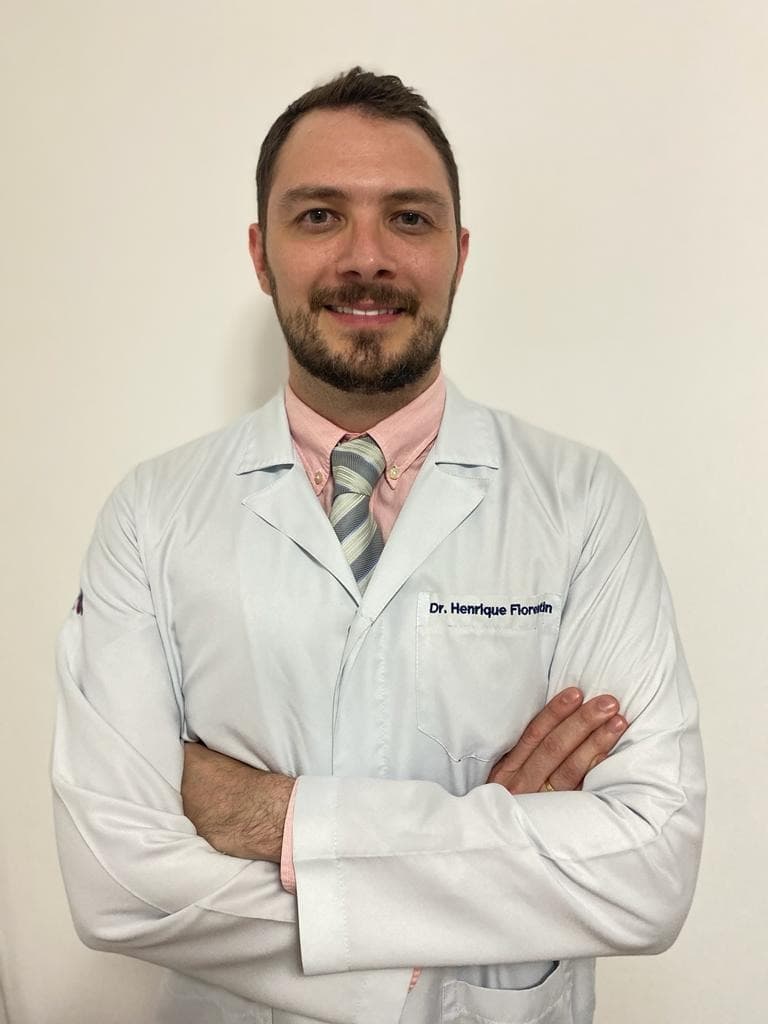 Dr. Henrique Reveilleau Fiorentin, Ortopedia e Traumatologia na DoctorÁgape, em Joinville