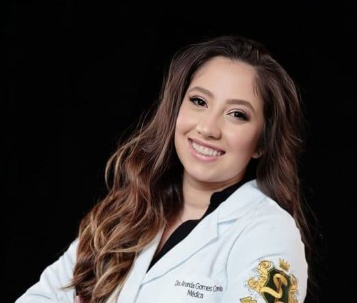 Dra. Amanda Gomes Correia, Clínica Médica na DoctorÁgape, em Joinville