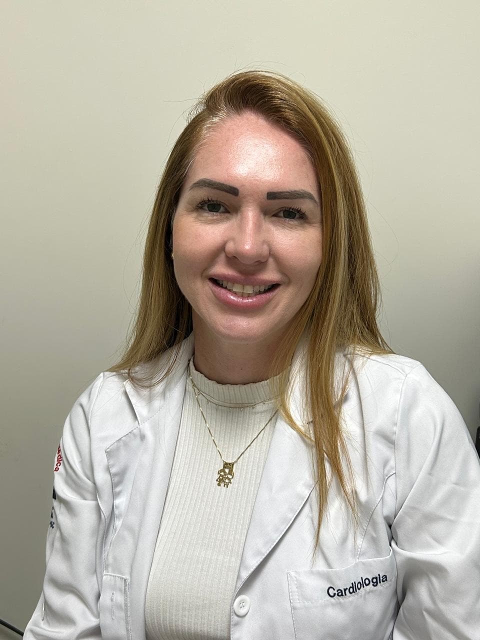 Dra. Gabriela de Azevedo Kasper Martins, Cardiologia na DoctorÁgape, em Joinville