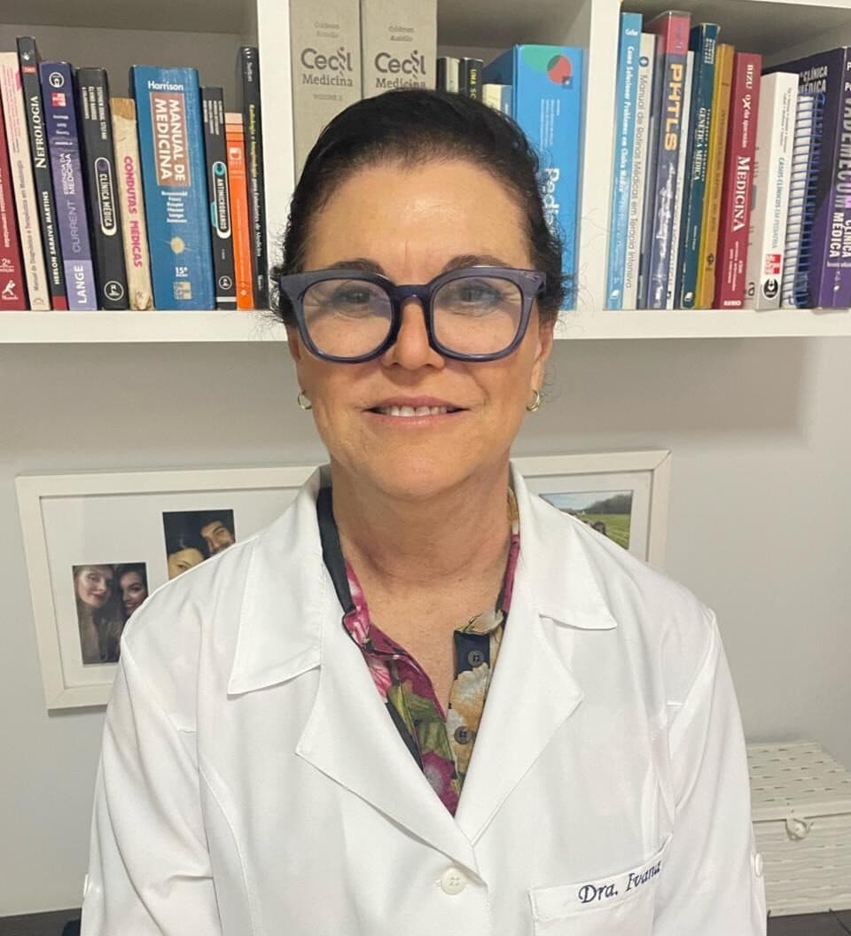 Dra. Ivana Marsilli Azambuja Mendes, Ginecologia e Cirurgia Ginecológica na DoctorÁgape, em Joinville