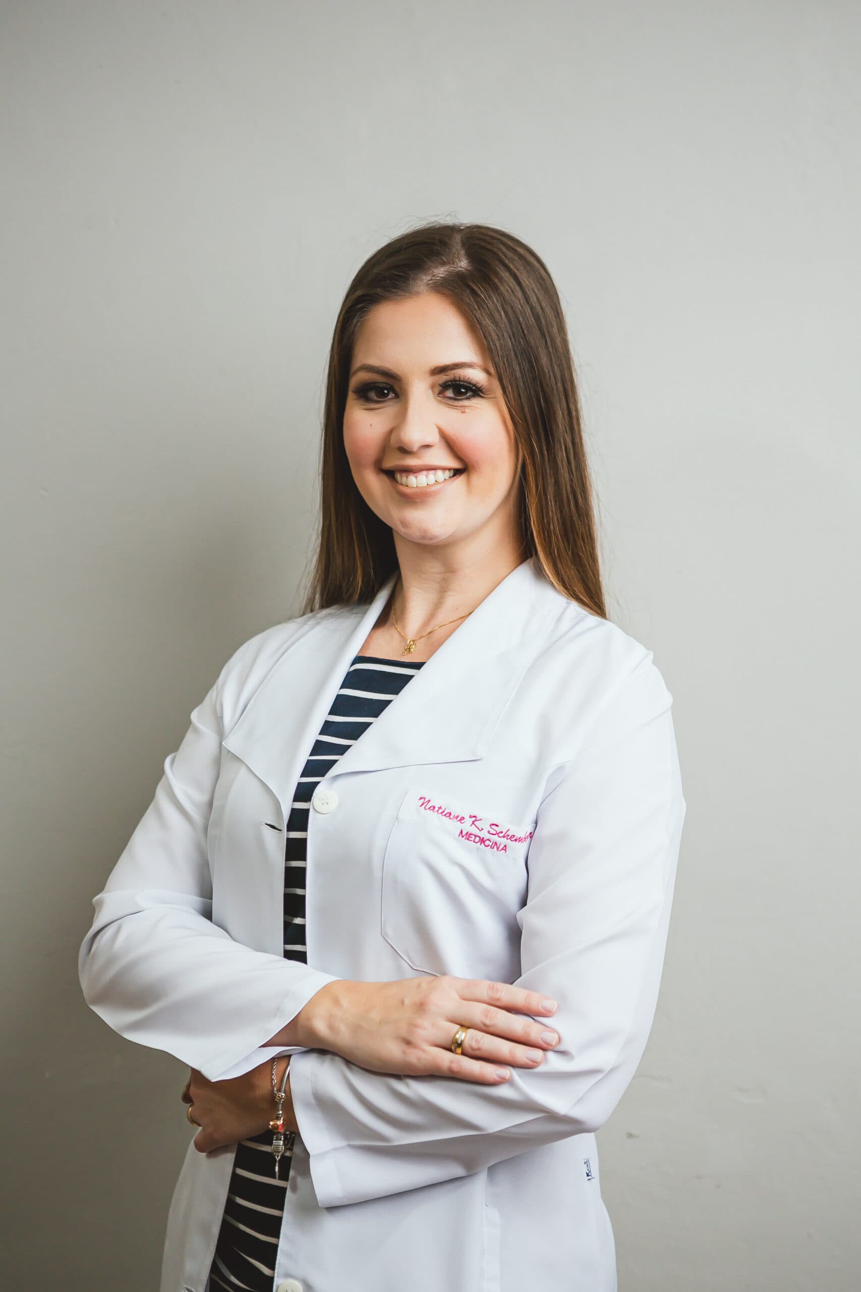 Dra. Natiane K. S. Garcia, Responsável técnica da DoctorÁgape, clínica médica em Joinville